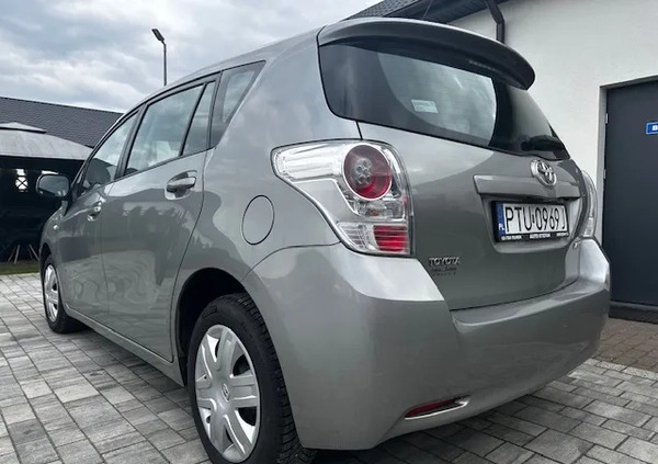 Toyota Verso cena 38800 przebieg: 62400, rok produkcji 2012 z Turek małe 232